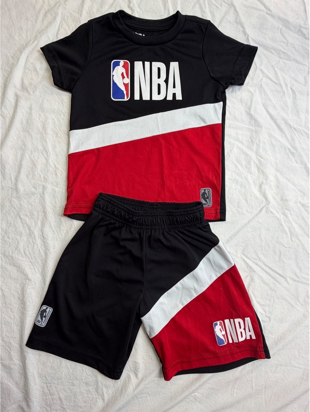 NBA Store Boys Size 4 Basketball T-Shirt Shorts 2 Piece Set Black Red